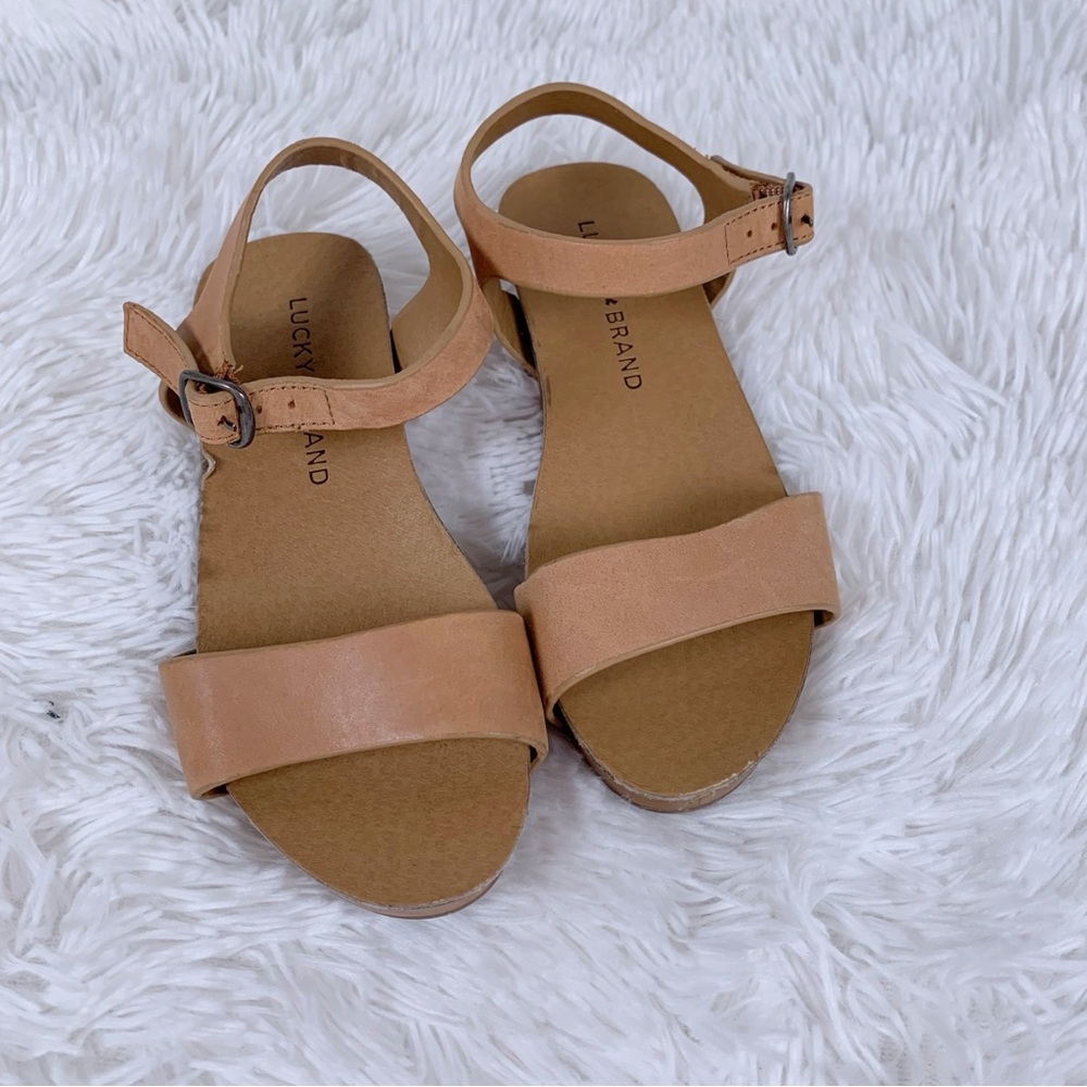 Lucky Brand‎ girl's size 11 leather sandals in tan